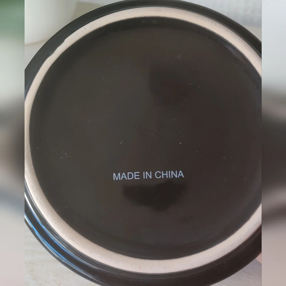 Black Glossy Ceramic Cat Bowl with Cats Printed Around the Outside